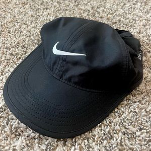 Nike Dry-fit featherweight hat - black
